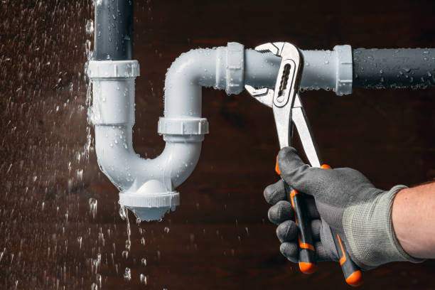 Professional Gas Line Repair technician working in Franklin, OH